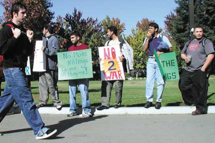 Image: Students protest Afghanistan war::