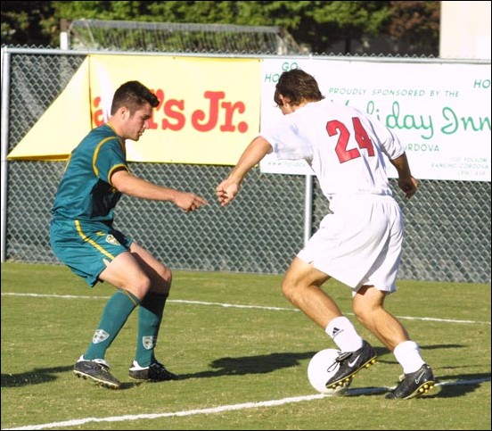 Image: Hornets split two-game homestand:New Mexico scored two goals in 22 seconds to knock off the hornets on Friday.: