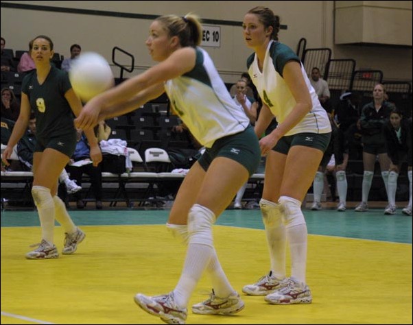 Image: Hornets squeeze past NAU:Sandra Bandimere records a dig in the Hornets win over NAU.: