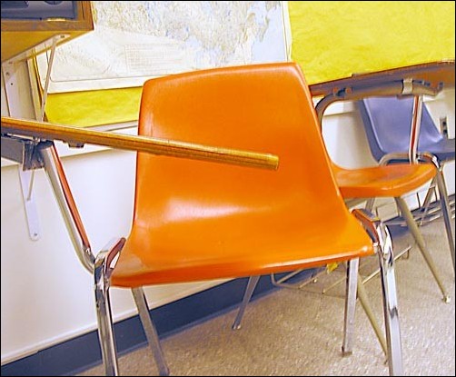 Image: University receives complaints about classroom chairs:Kathy Bustillo/State Hornet One of the few remaining broken desks on campus in Amador Hall, room 309. Facilities is in the process of replacing older, dilapidated furniture one building at a time.: