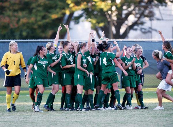 e Sac State womens soccer team celebrates a win over Portland State after the game on Friday afternoon. :