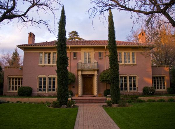 julia morgan:Julia Morgan House, the empty mansion on T Street, costs Sacramento State $40,000 a year to maintain. :Timothy Sandoval - State Hornet