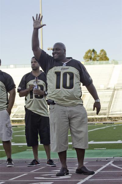 Mountain Lions:Mountain Lions players greeted a Sacramento crowd at Hornet Stadium.:Robert Linggi - State Hornet