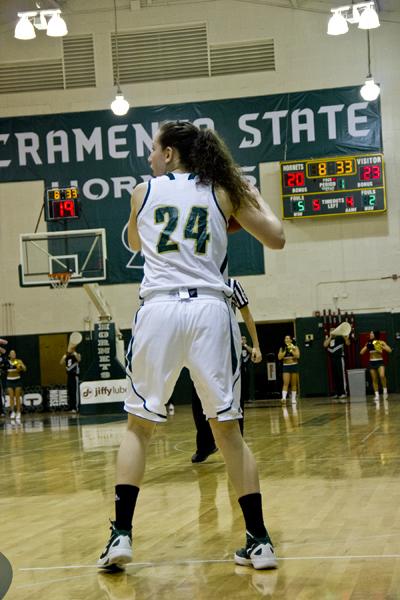 Forward Kylie Kuhns looks to pass during Saturdays win over
Portland State.

