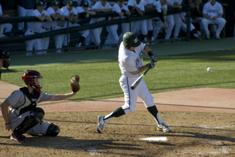 Hornets get bats working, open weekend with win against Seattle