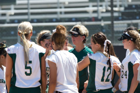 Strahan gets 800th win of her career