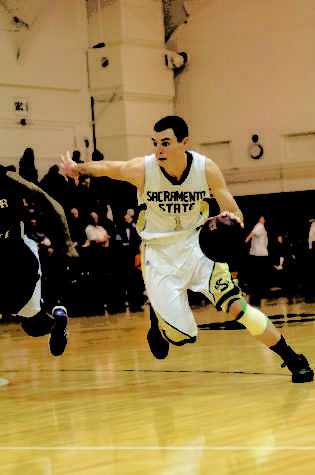 Men’s basketball looks to improve this season