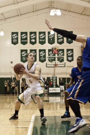 Men’s basketball remains undefeated after a Pac-12 upset in Utah