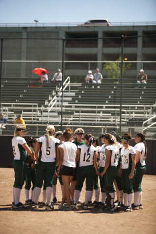 Softball splits its two games on second day of Fresno State Kickoff