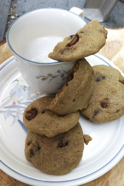 These vegan chocolate chip cookies are just as sweet and tasty as non-vegan cookies.
