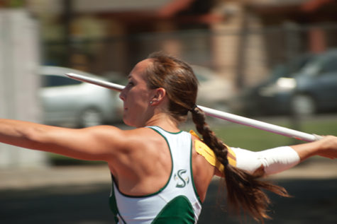 Men win, women tie as track and field squares off against UC Davis