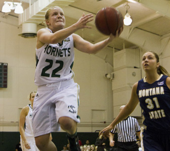 Women’s basketball senior guard Alle Moreno is averaging 19 points per game and shooting 60 percent from 3-point range. 