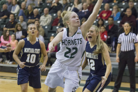 Women’s basketball heads to No. 1 North Dakota