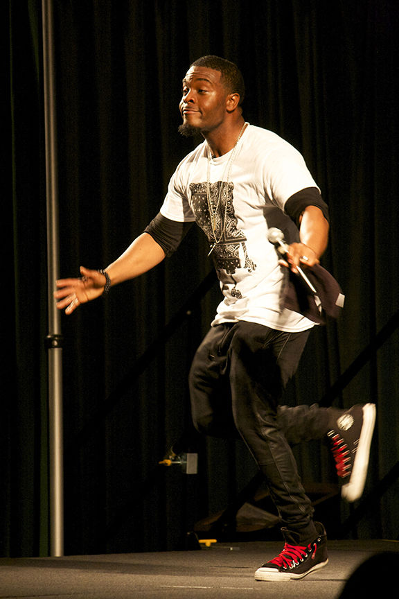 Kel Mitchell brought back the 90s at Sac State with a live stand up show in the University’s Ballroom on Thursday Febuary 5, 2014. Kel kicked off the night with a giant dance party and brought many laughs to Sac State students.