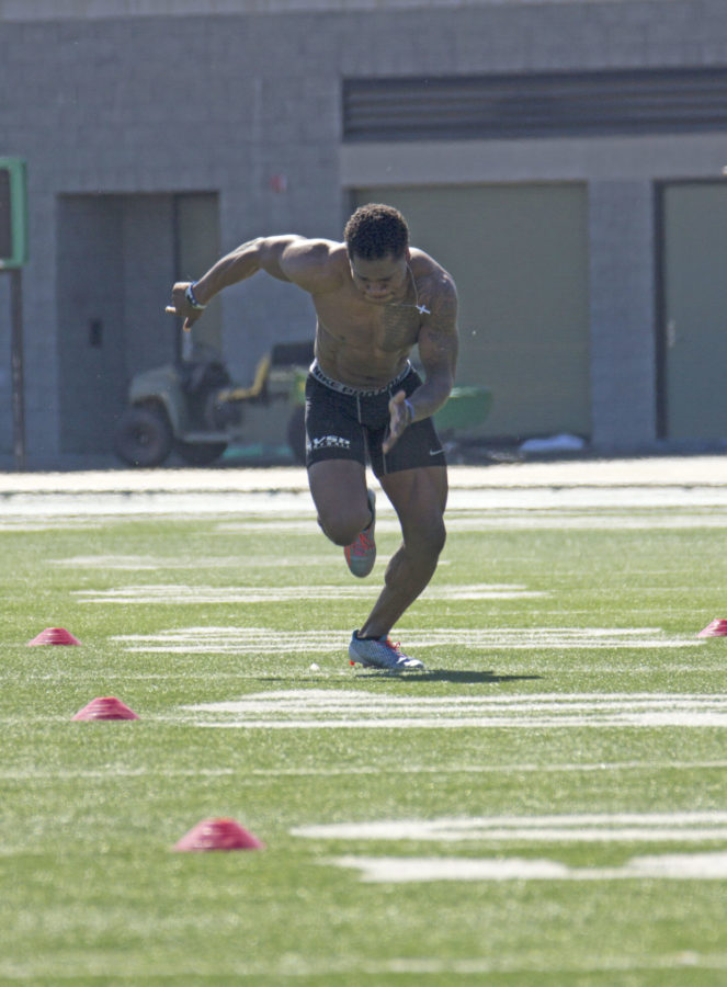 Sacramento State Hornets senior wide receiver DeAndre Carter sprints down field during the 40-yard dash at Sac States pro day on Friday, March 5, 2015 at Hornet Stadium.