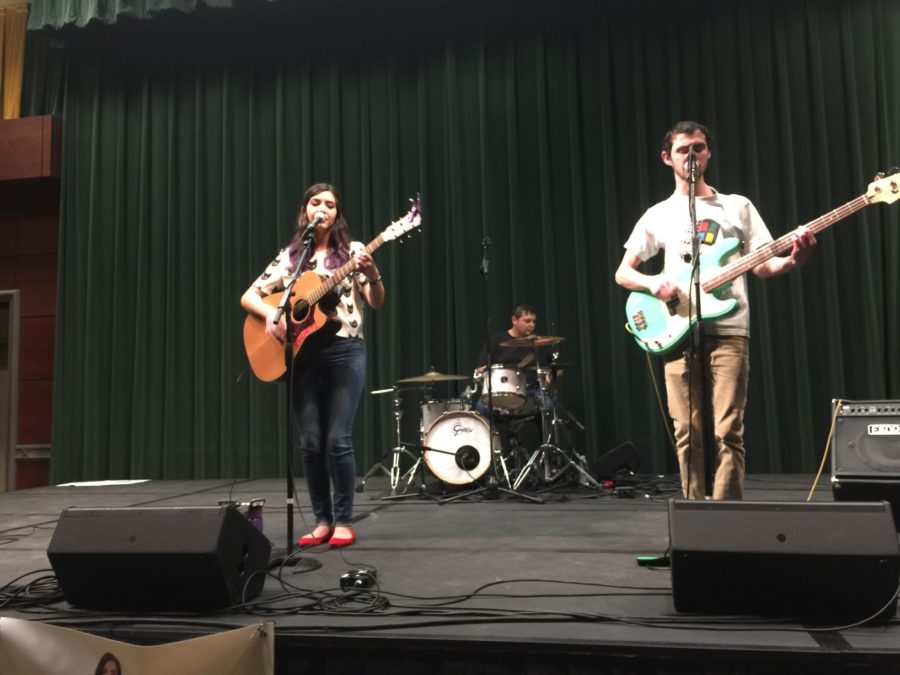 Xochitl performing with her band at a Nooner concert on Wednesday, March 16 in the University Union Redwood Room.