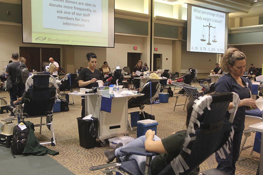 Students+giving+blood+at+the+Blood+Drive+in+the+University+Ballroom+on+Tuesday%2C+Feb.+16%2C+2016.
