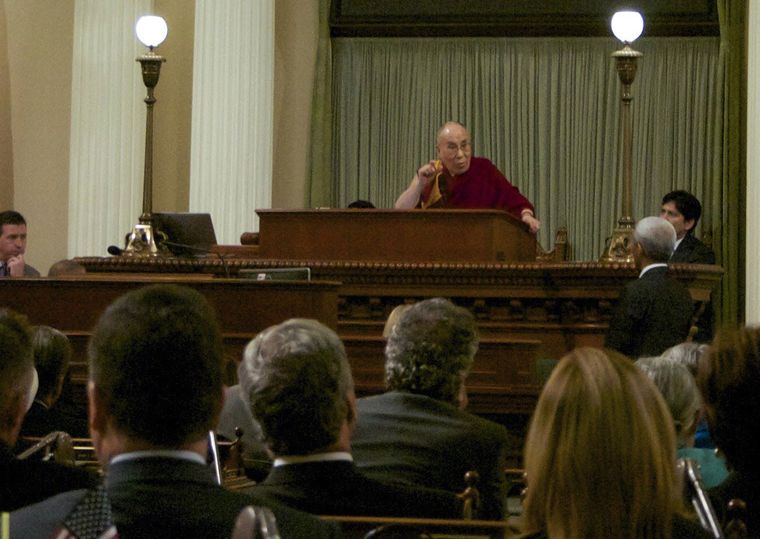 Dalai Lama urges compassion in address to lawmakers