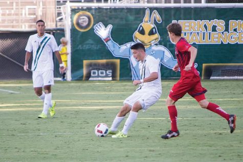 Senior midfielder Ivan Ramirez passes the ball to a teammate against Saint Mary's on Saturday, Sept. 24, 2016. Ramirez scored the only goal for the Hornets in a 1-1 draw. (Photo by Rich Merrill)