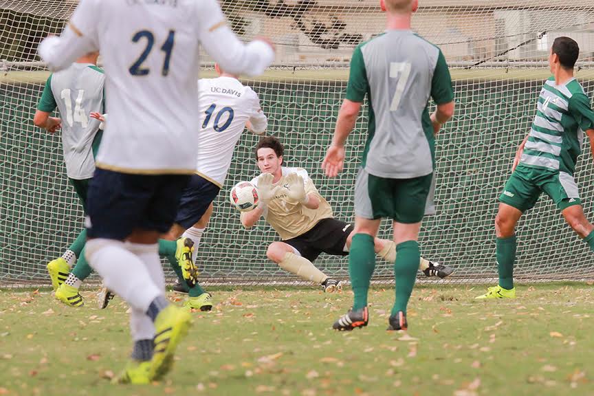 Sacramento+State+senior+goalkeeper+James+Del+Curto+became+the+fifth+player+in+school+history+to+record+at+least+200+saves+despite+only+becoming+the+Hornets+full-time+starter+during+his+junior+season.