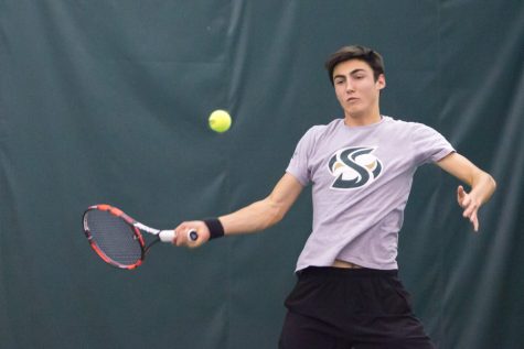 Men’s tennis team remains undefeated in conference with doubleheader wins