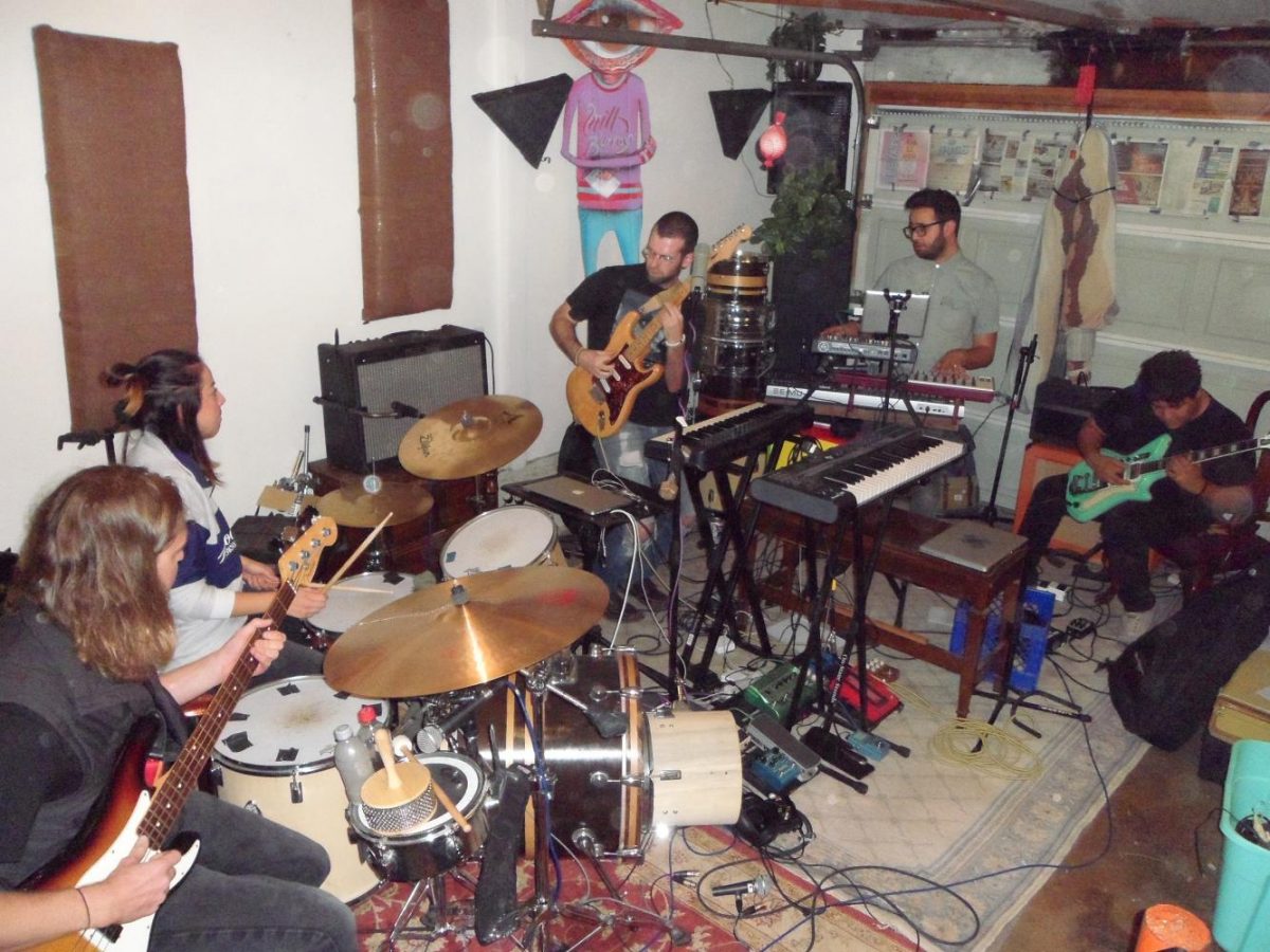 Members+of+the+psychedelic+pop+band+Petaluma+hold+a+practice+sesion+in+their+garage+studio+on+Sept.+20+ahead+of+their+performance+at+City+of+Trees+music+festival.+The+band+halts+practice+by+9+p.m.+so+as+to+not+disturb+their+neighbors.