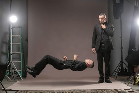 Alumni brothers combine EDM, magic in 1 act
