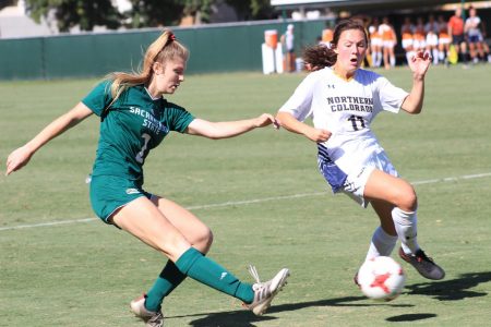 Women’s soccer team falls in first round of conference tournament