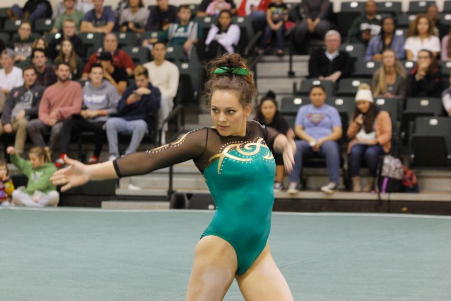 Sacramento+State+senior+gymnast+Annie+Juarez+competes+on+the+floor+event+on+Dec.+8+at+Flip+Fest.+