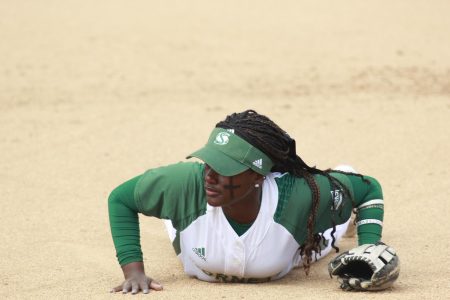 Softball team splits doubleheader against Stanford
