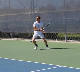 Men’s tennis loses 2 out of 3 matches in Golden State Invite