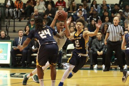 Men’s basketball breaks losing streak with win over Northern Colorado