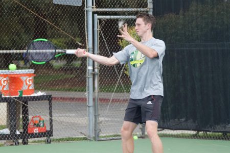 Men’s tennis team fails to make postseason after crucial losses