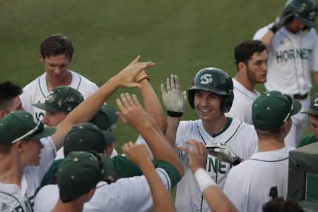 Baseball team sweeps season series against UC Davis after 5-2 win