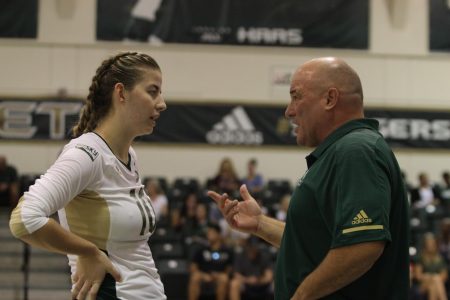 Sac State volleyball plays sloppy, falls to UC Davis in four games