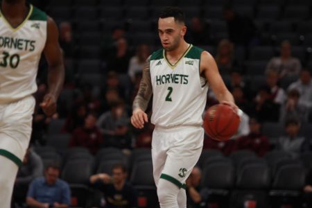 Sac State men’s basketball defeats UC Davis 58-55