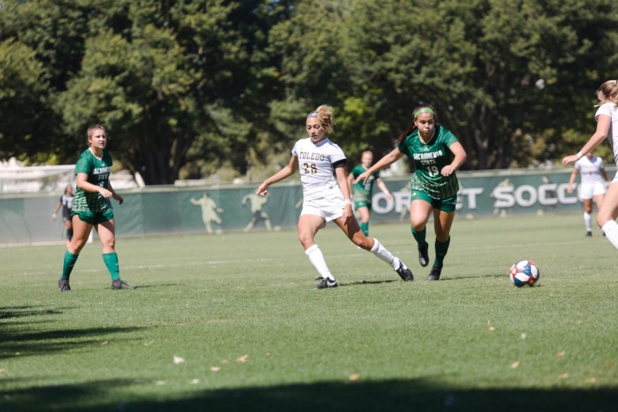 Sac+State+sophomore+midfielder+Camila+Fonseca+attempts+to+steal+the+ball+against+Toledo+on+Sunday%2C+Sept.+15+at+Hornet+Field.+Fonseca+scored+her+first+goal+of+the+season+in+the+88th+minute.