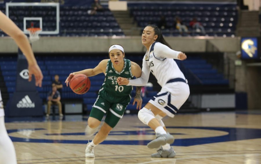 Sac State senior guard Gabi Bade drives to the basket against UC Davis on Tuesday, Nov. 26 at The Pavilion. The Hornets lost to the Aggies 77-75 in double-overtime.