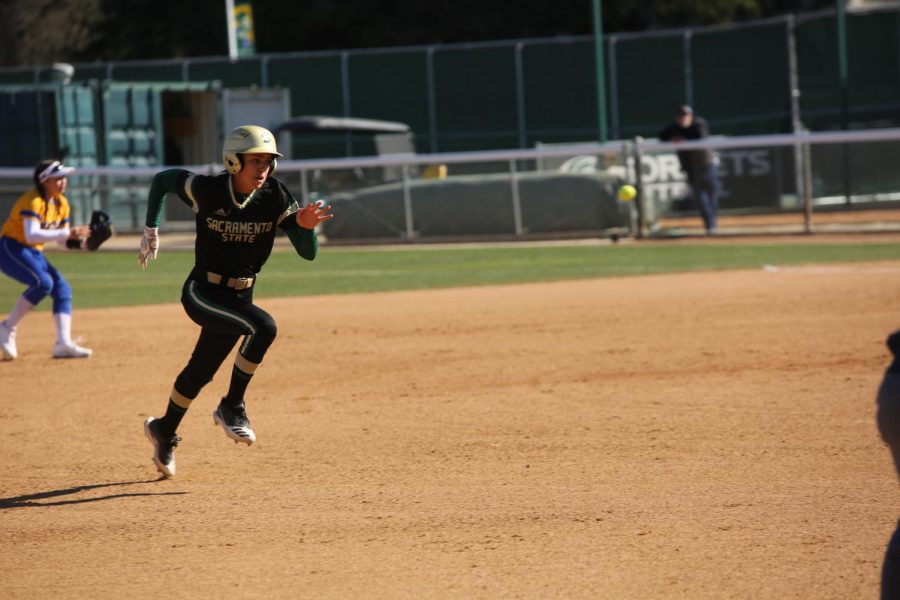 Sac+State+junior+outfielder+Charizma+Guzman+runs+to+third+base+against+UC+Santa+Barbara+at+Shea+Stadium+on+Sunday%2C+Feb.+9.+The+Hornets+took+home+three+victories+during+the+LMU+tournament+over+the+weekend.