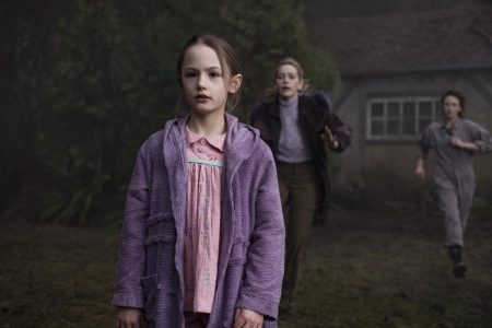 Amelie Bea Smith as Flora, Victoria Pedretti as Dani and Amelia Eve as Jamie in
