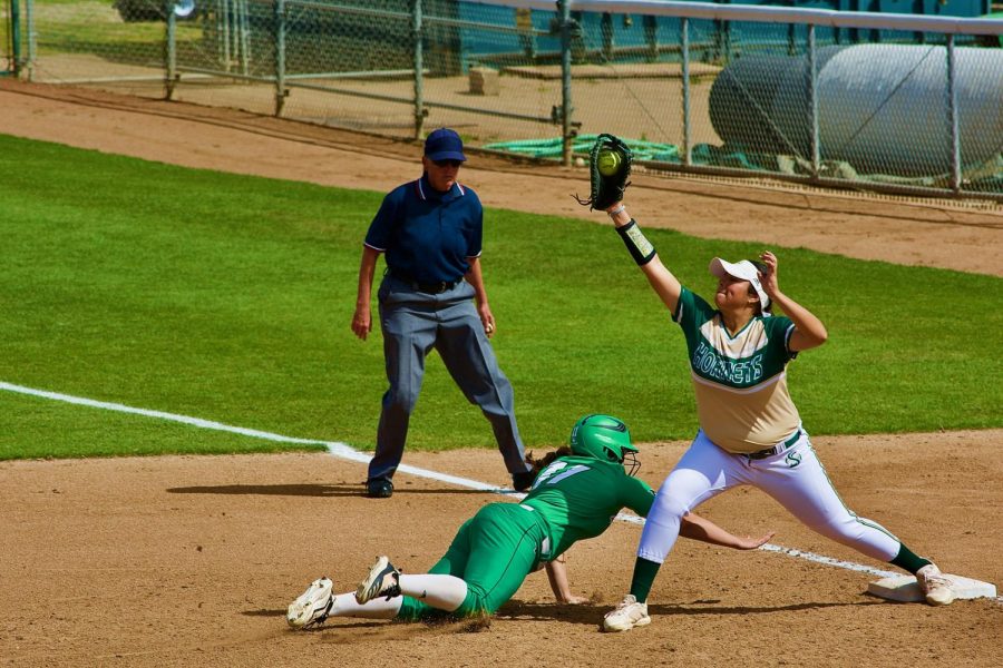 Senior Alondra Mejia makes the tough catch to turn a double-play against the University of North Dakota on March 17, 2022 at Shea Stadium. Mejia went three for six on the day.
