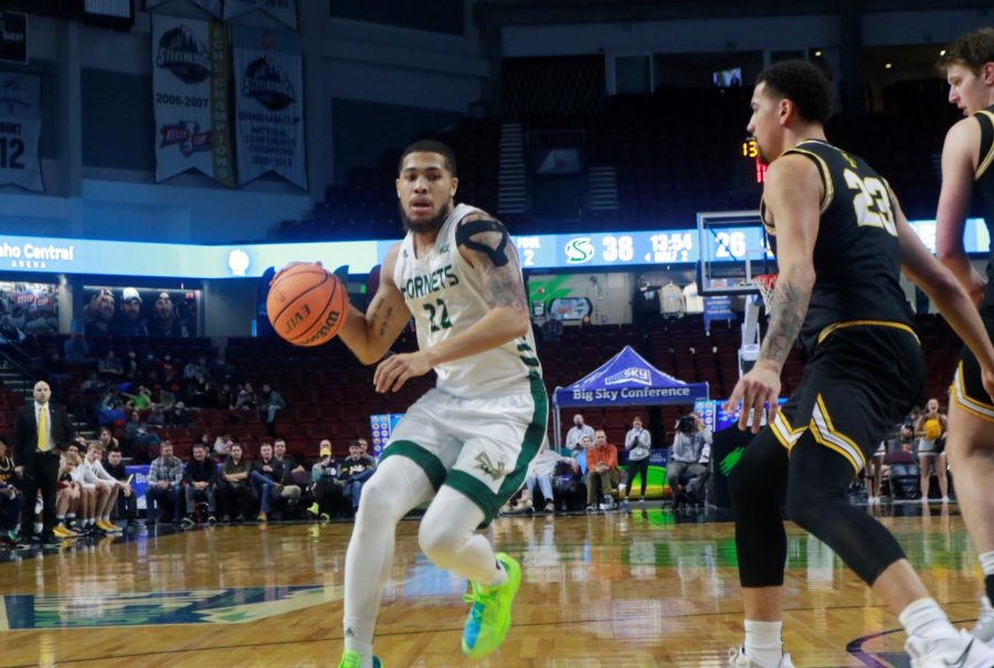 Sophomore forward Cameron Wilbon drives to the basket against University of Idaho Wednesday, March 9, 2022 at Idaho Central Arena. Wilbon finished with 18 points in the Hornets’ first-round 57-54 victory over the Vandals.