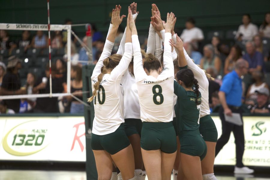 %5BFile+photo%5D+The+Sac+State+women%E2%80%99s+volleyball+team+embraces+after+scoring+in+a+match+against+Idaho+State+on+Sept.+25%2C+2022%2C+in+The+Nest+at+Sac+State.+The+Hornets+split+two+matches+over+the+last+week+as+their+Big+Sky+Conference+record+moved+to+3-1.