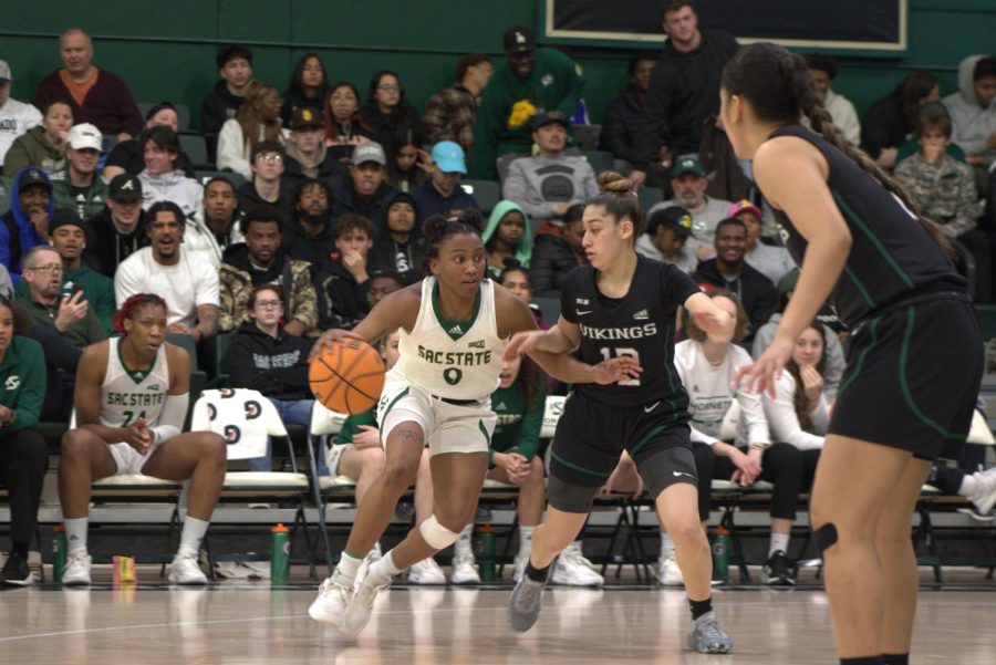 Senior guard Kahlaijah Dean drives past a defender on senior night Monday Feb. 27, 2023, over the Portland State Vikings 80-54. The Hornets beat Portland State again Tuesday 60-42 to advance to the Big Sky Championship game on Wednesday.
