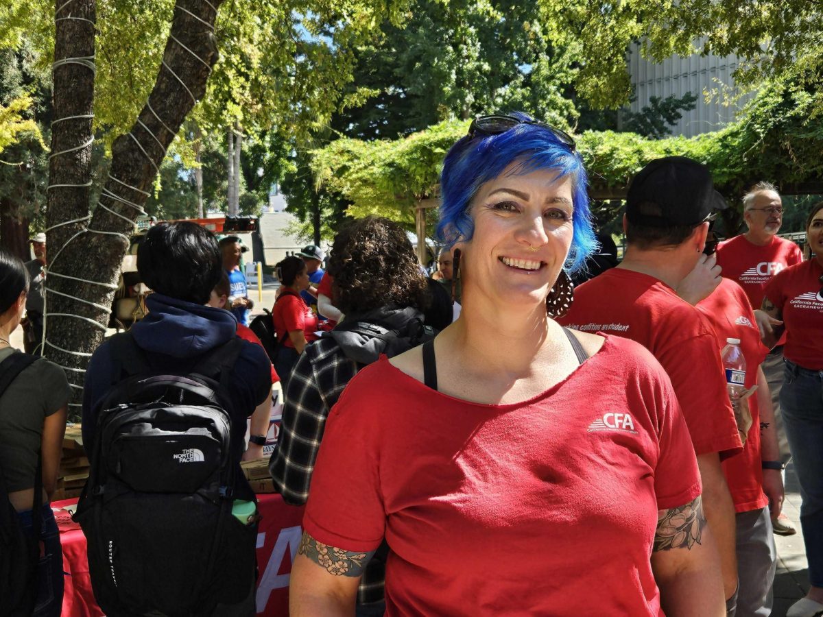 Sac+State+workers+gathered+in+the+Library+Quad+in+a+show+of+solidarity+ahead+of+a+potential+CSU-wide+strike.