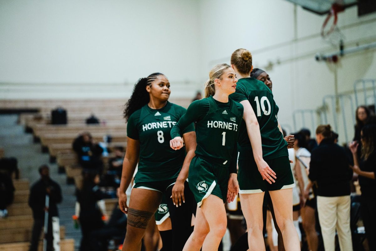 Redshirt senior guard Benthe Versteeg walks towards the sideline followed by her teammate junior forward Keanna Salave’a on Saturday, Nov. 15, 2025. Vertseeg recorded six assists to contribute to the comeback victory against Long Beach State. (Photo Courtesy of Jyanne Bautista)