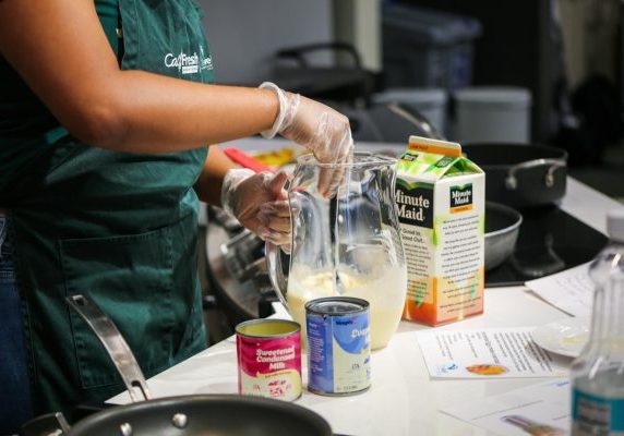 Guest Chef Ashly Mejia-Ferreras showed attendees how to make morir soñando Sept. 24, 2024. Mejia-Ferreras shared that the lime juice needs to be added last or the milk will curdle in the drink.